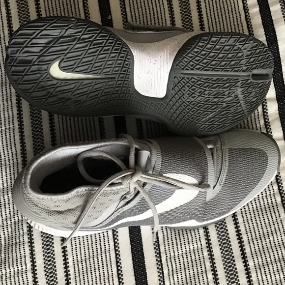 Nike Hyperrev - Picture 4 of 6